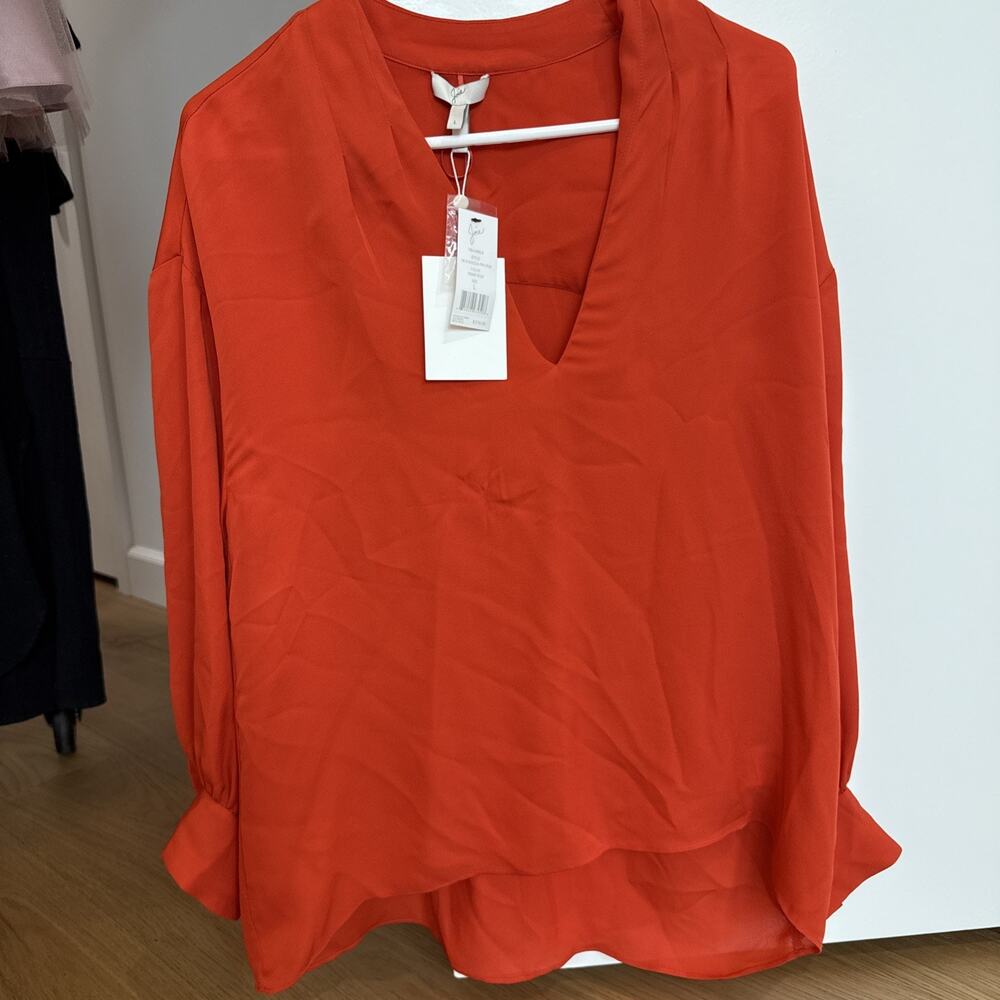 Joie Women’s Blouse Large Red Silk V-Neck Long Sleeve Hi-Low Hem NWT